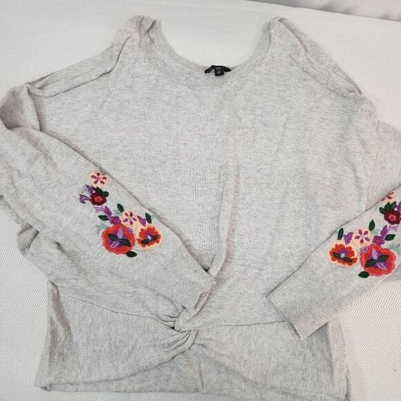 Express Size Small Grey Cold Shoulder with Embroidered Floral Sleeve Comfort Lon - Picture 7 of 7